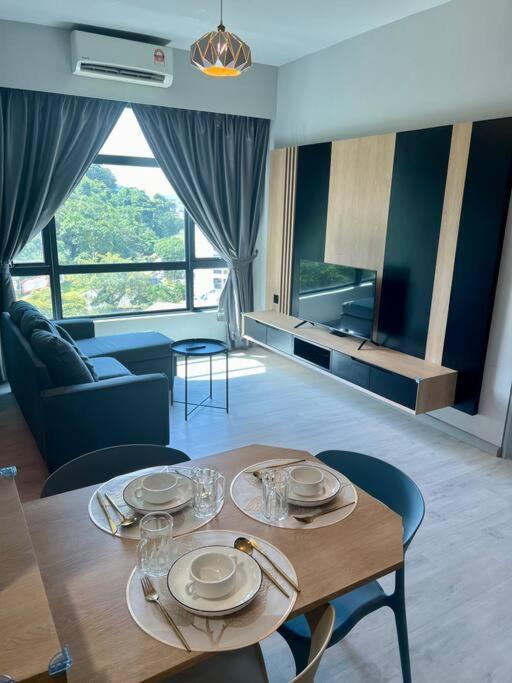 Apartment Cc Jesselton Quay -2 Bedrooms *